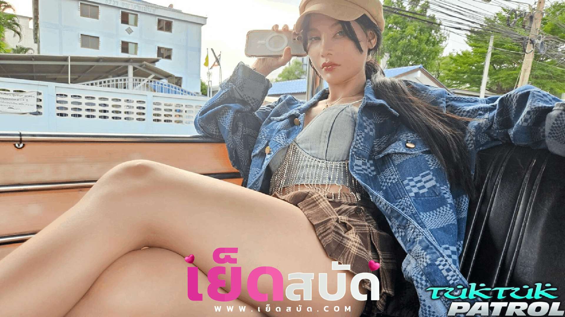 คลิปหลุดมาใหม่ tuktukpatrol – nineteen สาวไทยรับงานจัดสดแตกใน เอวบางตัวเล็กโดนควยแท่งใหญ่เย็ดเข้าไปถึงกับร้องไม่ออก ทำหน้าเหมือนจุกหีครางลั่นห้อง